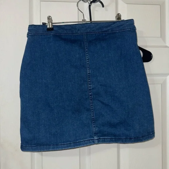 We the Free Notched Diagonal Snap & Wrap Denim Mini Skirt size 10 - Picture 4 of 9